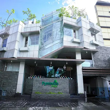 Pyrenees Malioboro Hotel